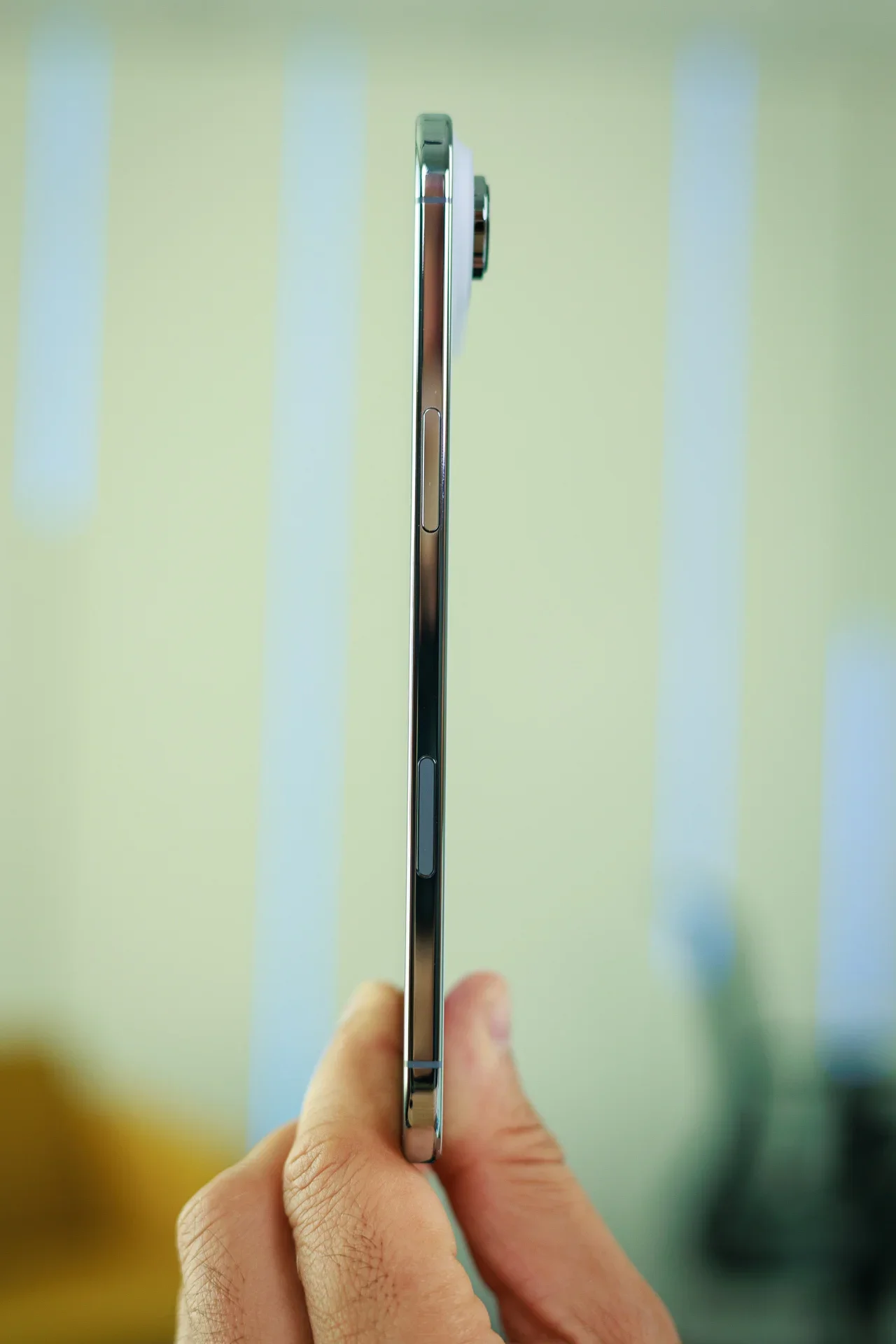 Apple's iPhone Air wasn't exactly a market sensation. | Image by PhoneArena - "Apple made me do it": the Galaxy S28 Ultra is reaching out for the 7-inch display, too
