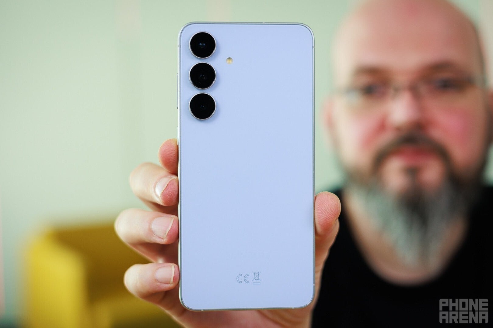 And yet, I won't deny the S25 FE looks like a proper flagship. | Image by PhoneArena - This is the possible launch date of Samsung's most predictable Galaxy S phone this year