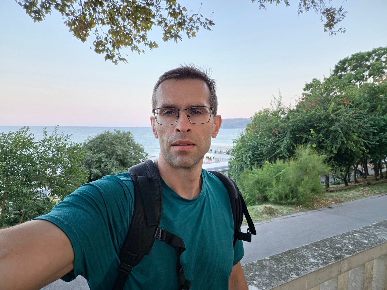Galaxy - | - Samsung Galaxy Z Fold 8 Ultra vs Motorola Razr Fold: Sample Photos Comparison