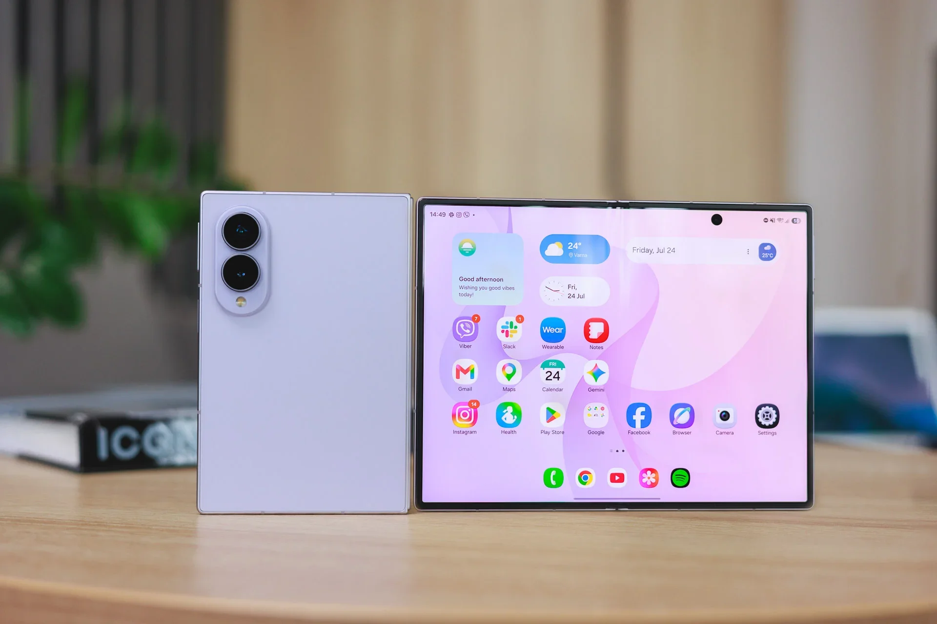 The Honor Wide Fold is shaping up to be a very capable device and a true Galaxy Z Fold 8 competitor. | Image by PhoneArena - The Galaxy Z Fold 8 is about to lose to this upcoming foldable, and I know the name of the game