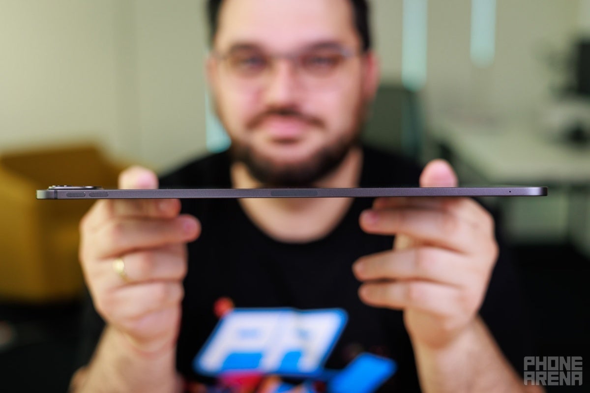 Apple iPad Pro (M5) profile