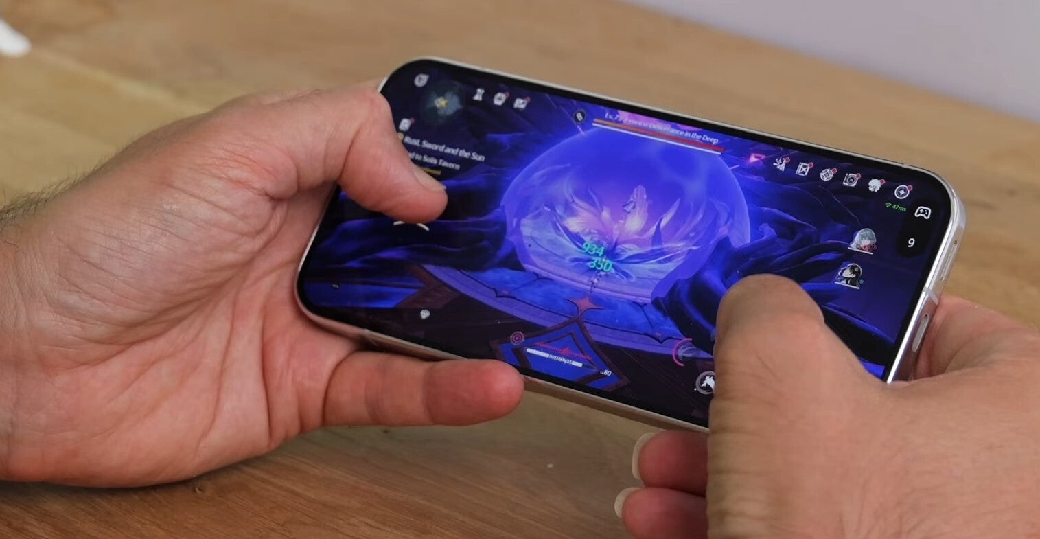 Low FPS while playing games in Pixel 11 Pro.