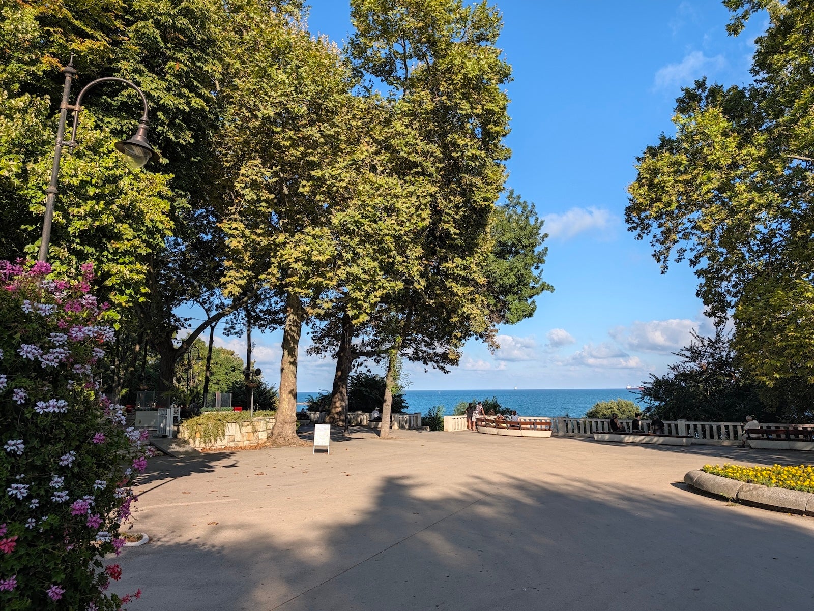 Pixel 11 Pro XL - | - Pixel 11 Pro XL vs Galaxy S26 Ultra: Sample Photos Comparison