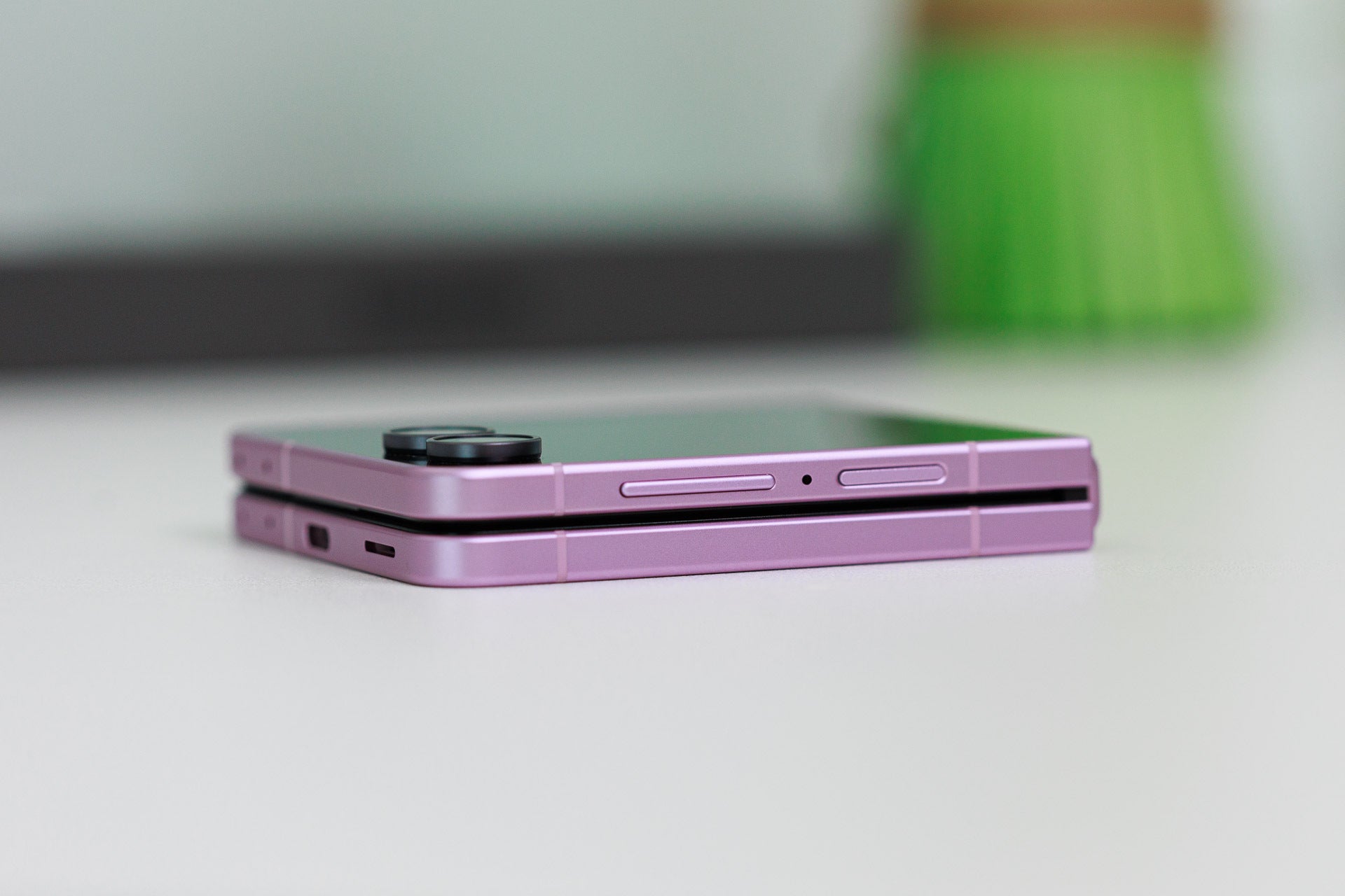 I used the Galaxy Z Flip 8: its tiny design changes matter more than the specs