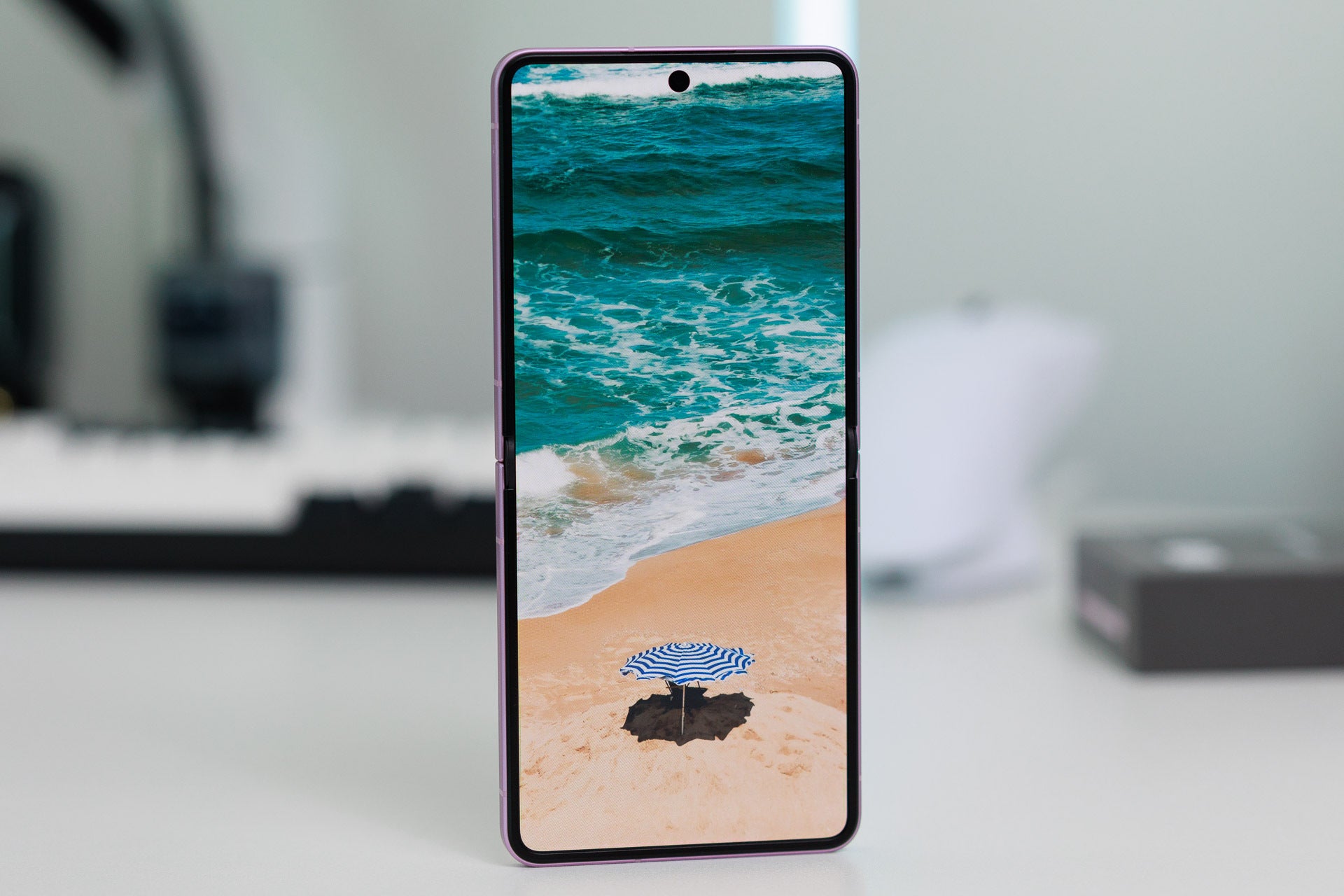 I used the Galaxy Z Flip 8: its tiny design changes matter more than the specs