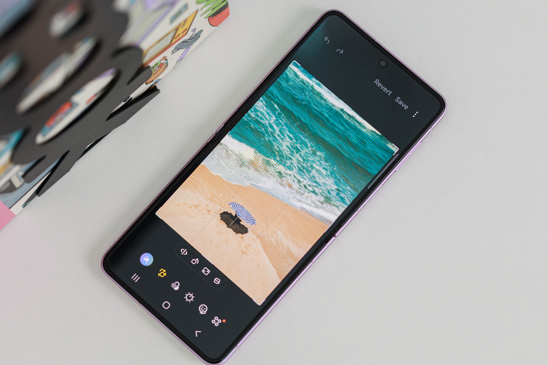 I used the Galaxy Z Flip 8: its tiny design changes matter more than the specs