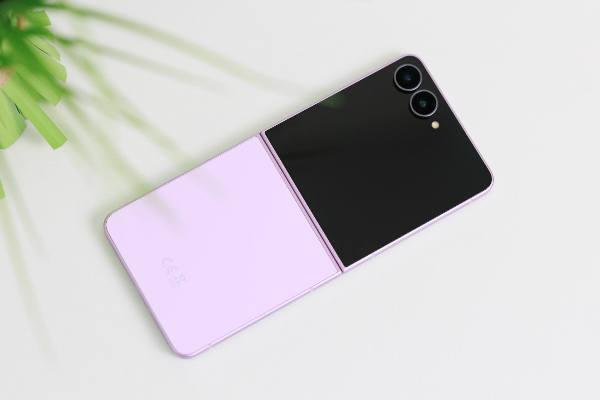 I used the Galaxy Z Flip 8: its tiny design changes matter more than the specs