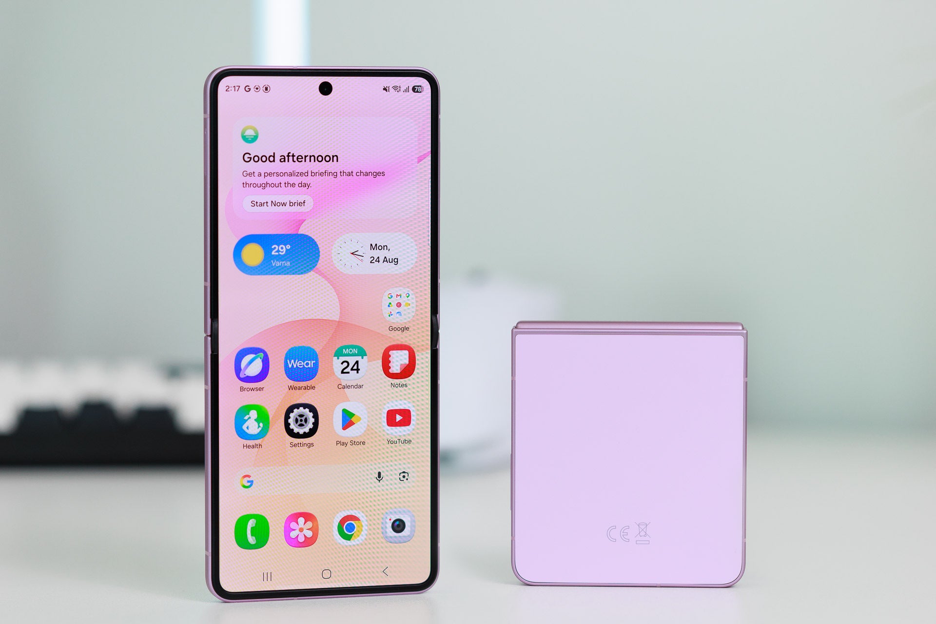 I used the Galaxy Z Flip 8: its tiny design changes matter more than the specs