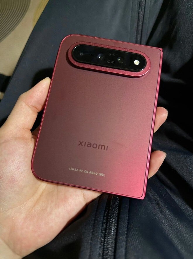 Xiaomi 18 Fold render.