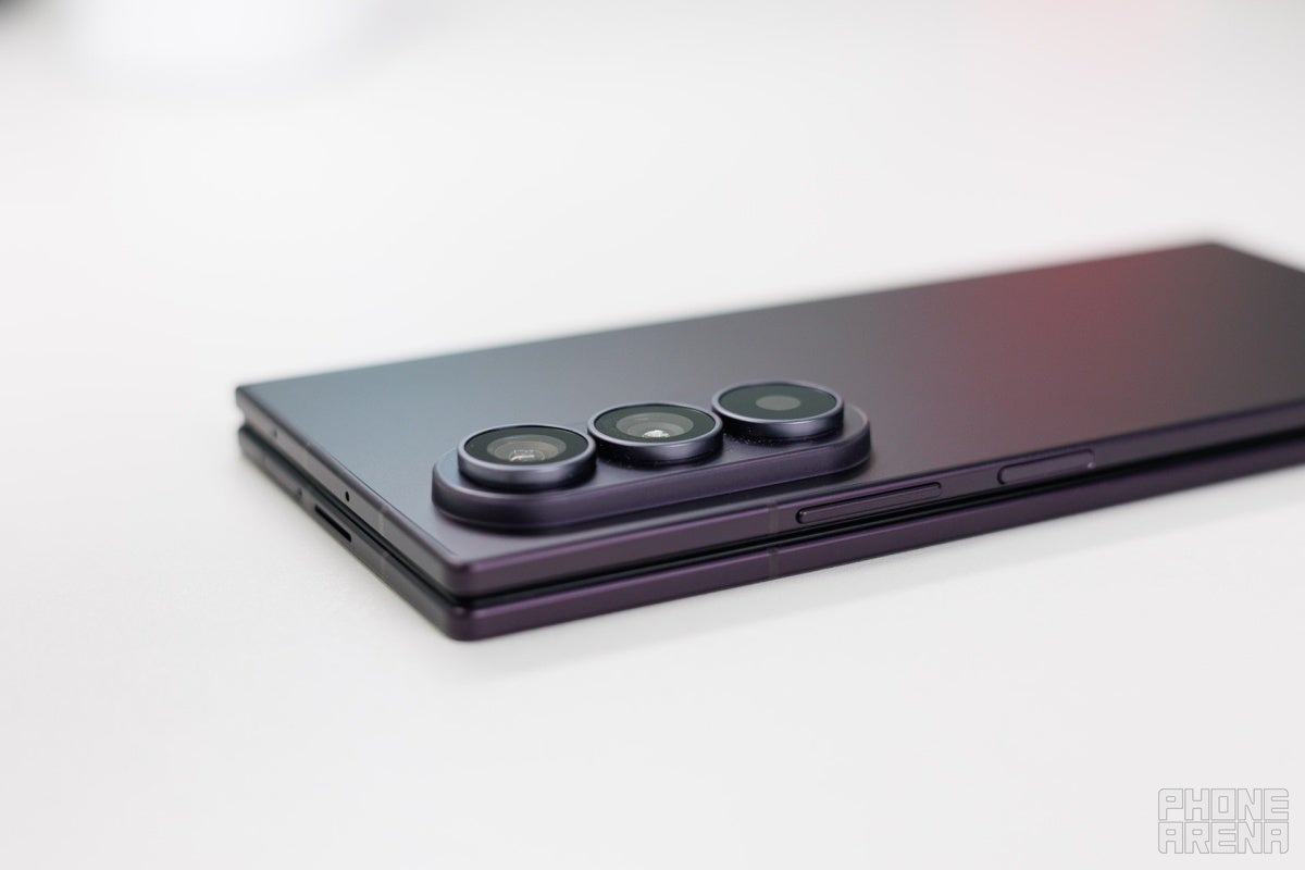 Samsung Galaxy Z Fold 8 Ultra profile