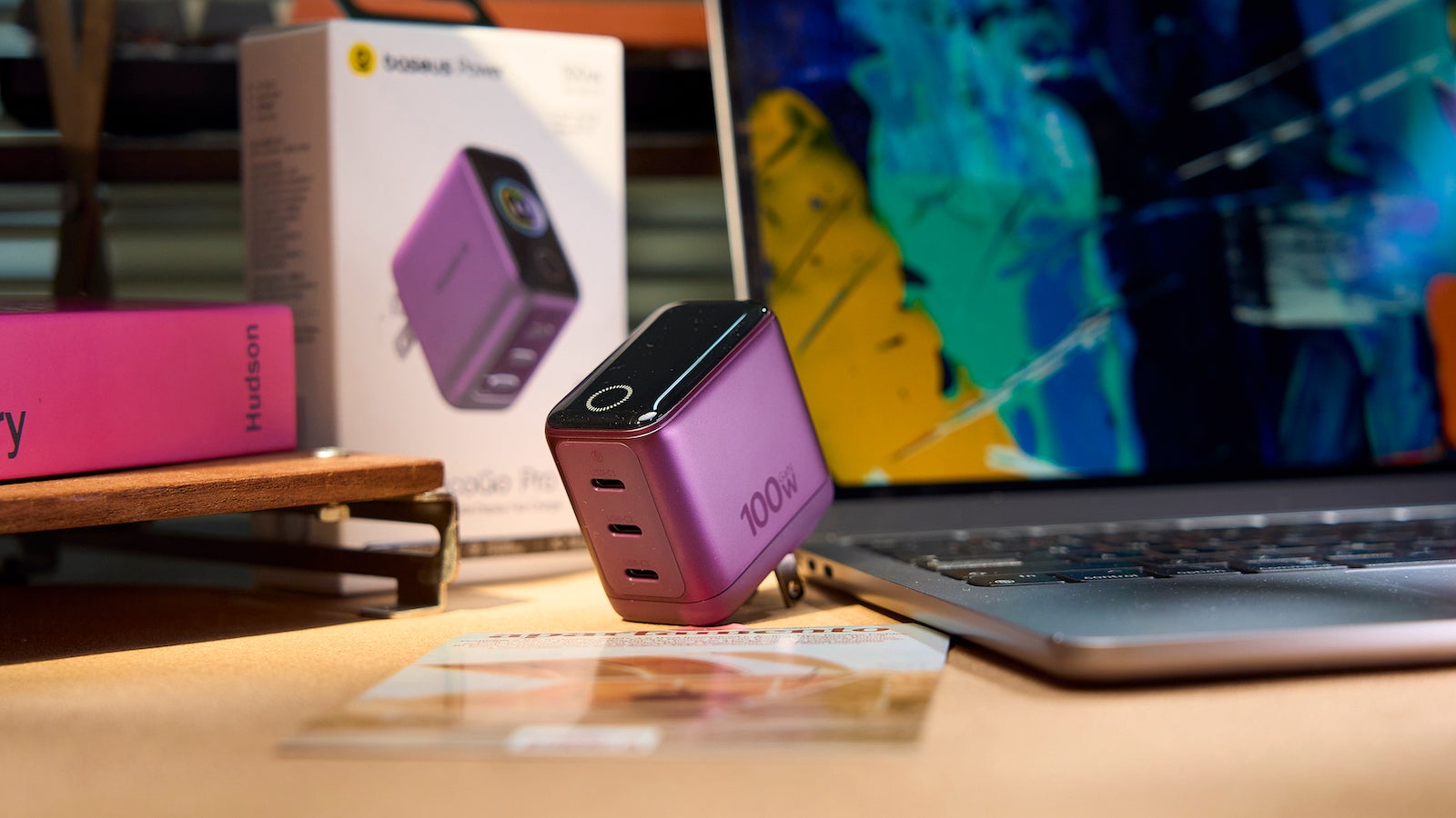 Up to three connections | Image by Baseus - Dark Cherry power bank, Dark Cherry charger: Baseus is ready for the new iPhone color!