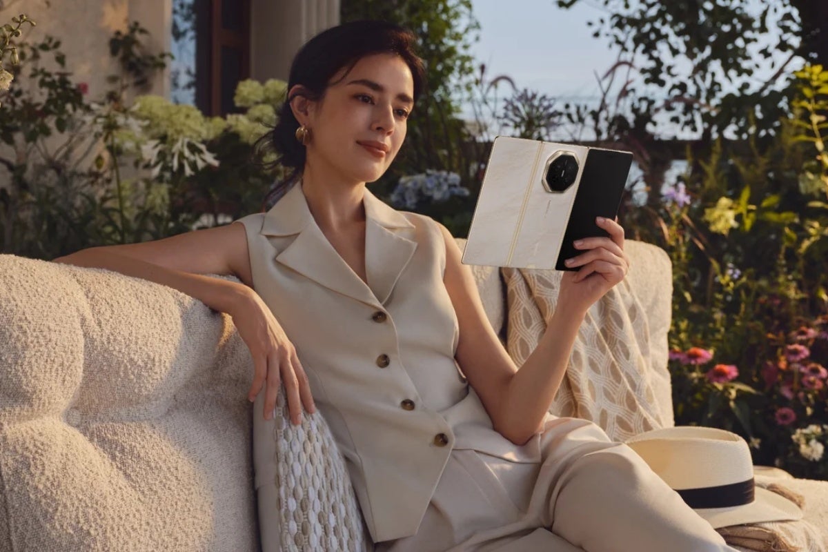 Huawei Mate XT 2 design