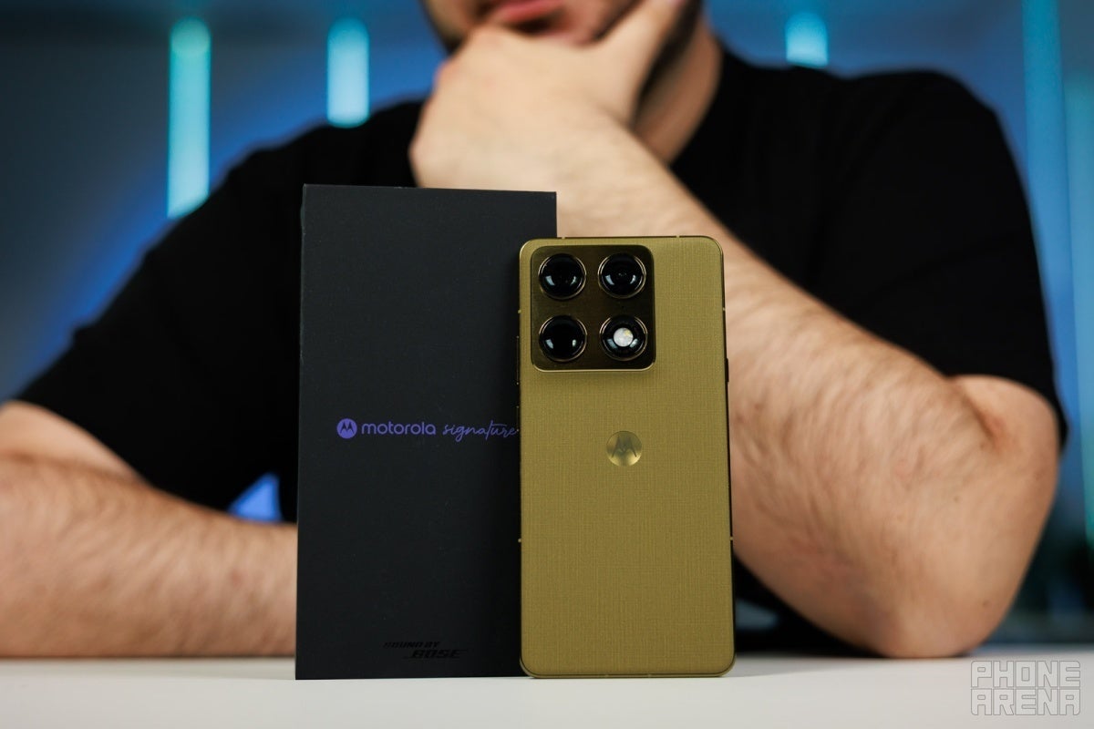 Motorola Signature with retail box