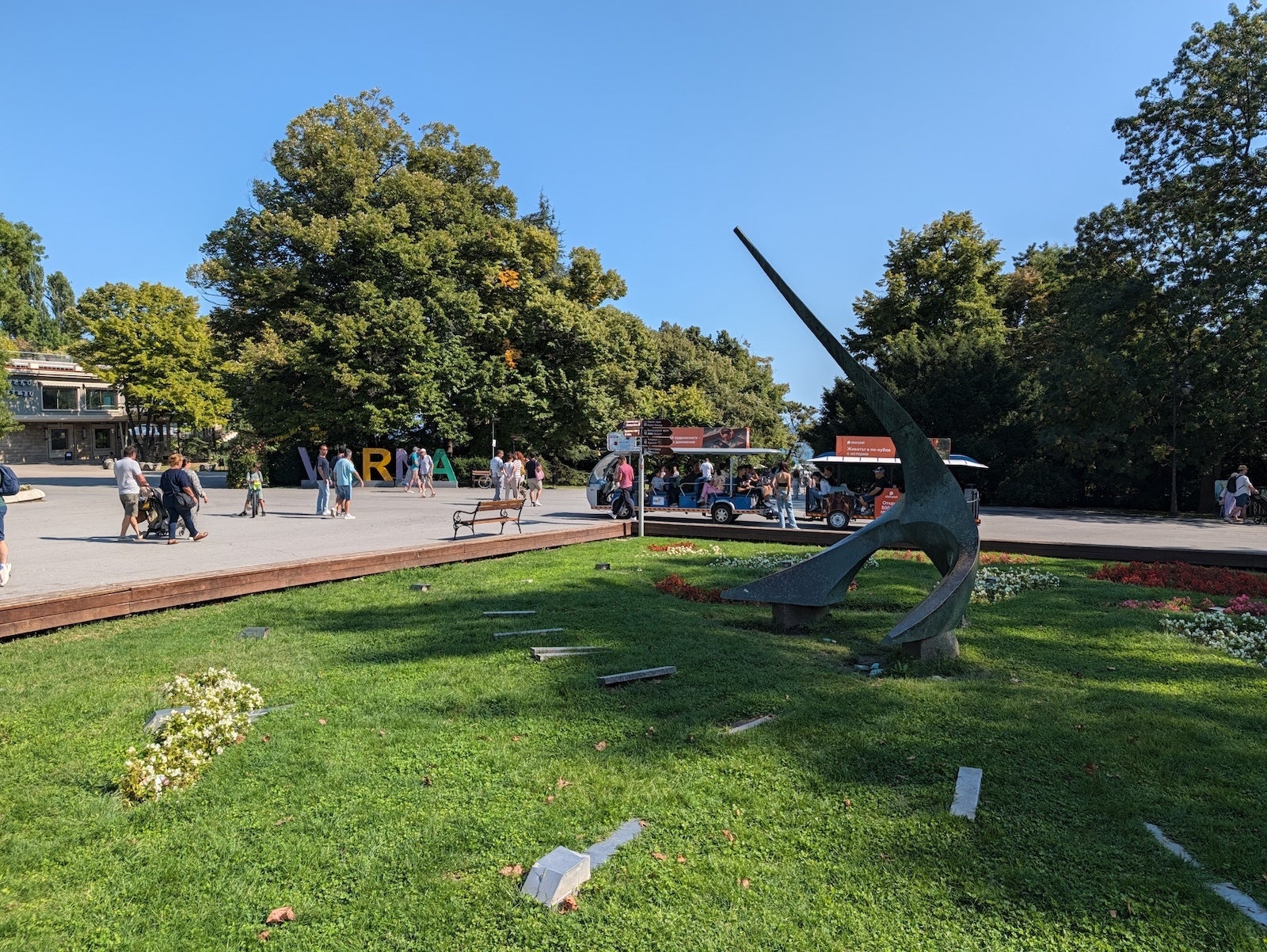 Pixel 11 Pro XL - | - iPhone 18 Pro Max vs Pixel 11 Pro XL: Sample Photos Comparison