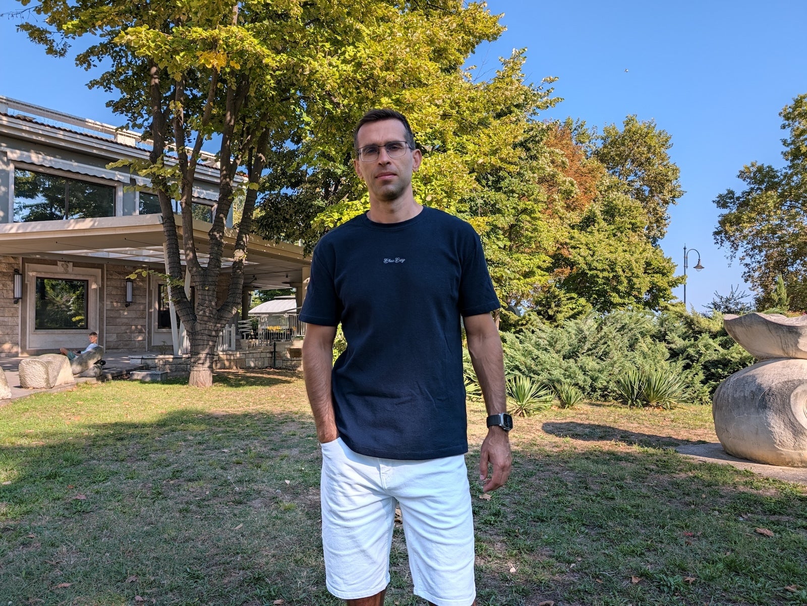 Pixel 11 Pro XL - | - iPhone 18 Pro Max vs Pixel 11 Pro XL: Sample Photos Comparison