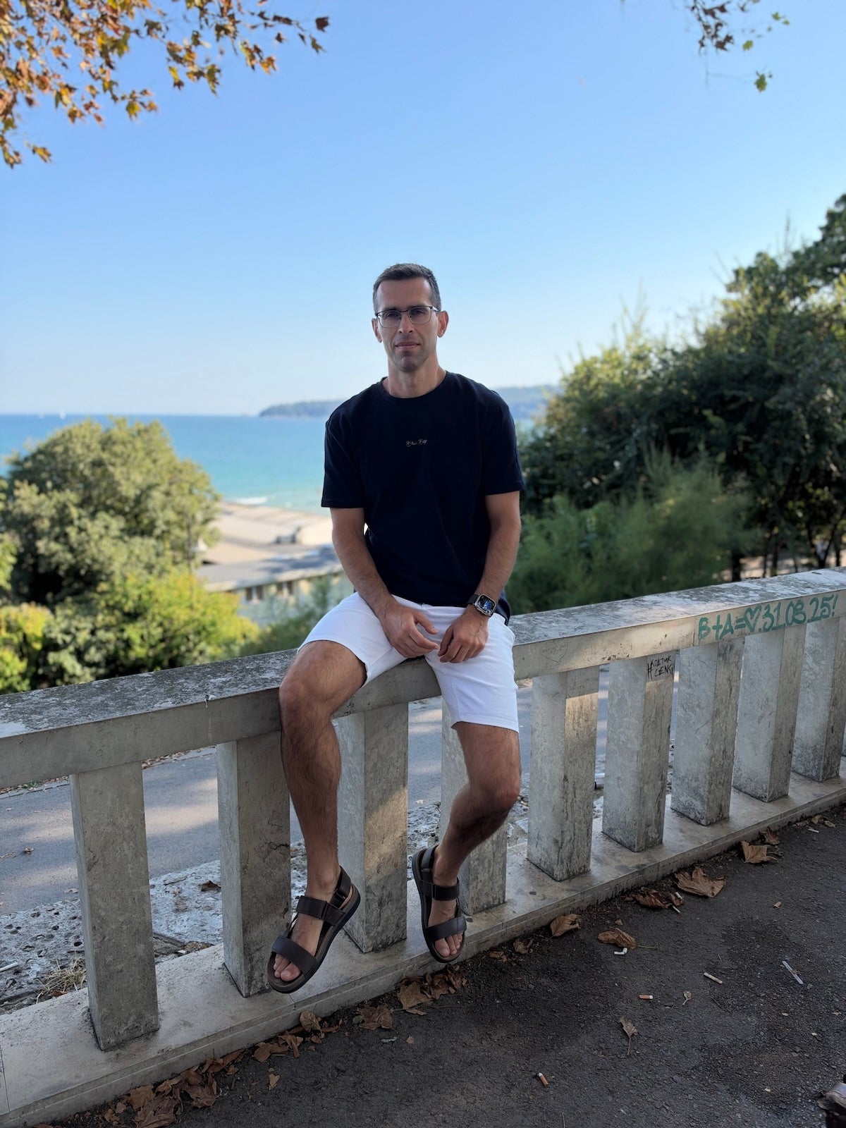 iPhone 18 Pro Max - | - iPhone 18 Pro Max vs Galaxy S26 Ultra: Sample Photos Comparison