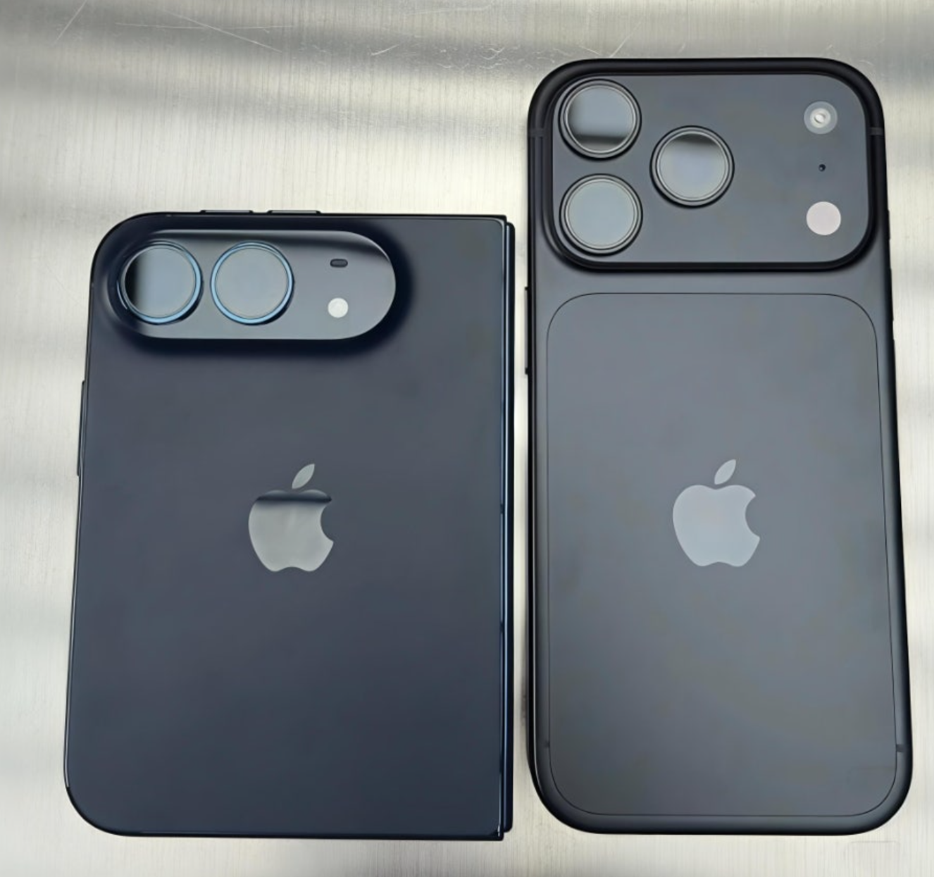 iPhone Duo Night Sky vs iPhone 18 Pro Max black