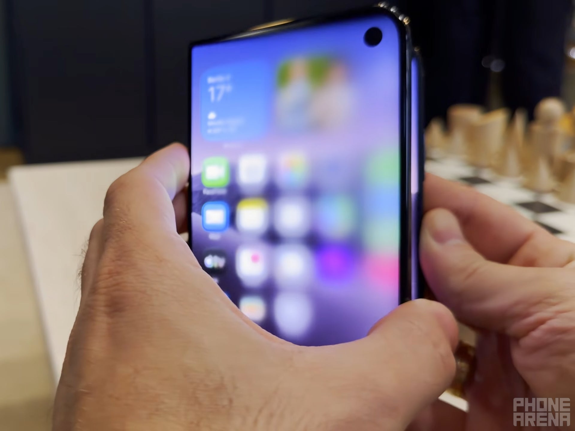 Unfolding animation on iPhone Duo