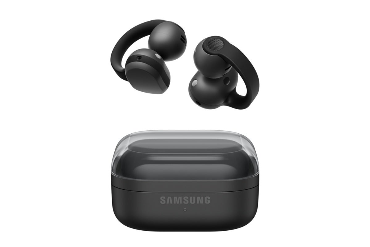 Samsung Galaxy Buds On with case