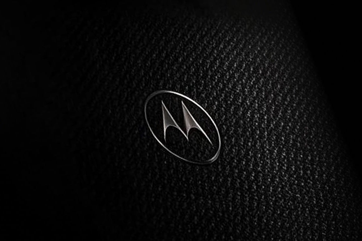 Close-up of the Motorola Signature 27 woven back