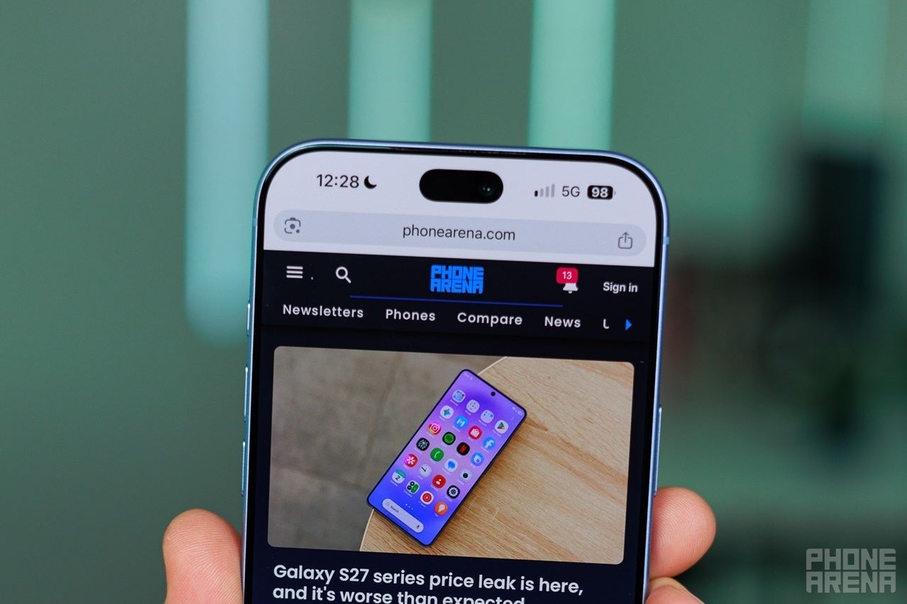 iPhone 18 Pro Max status bar showing 5G and signal bars