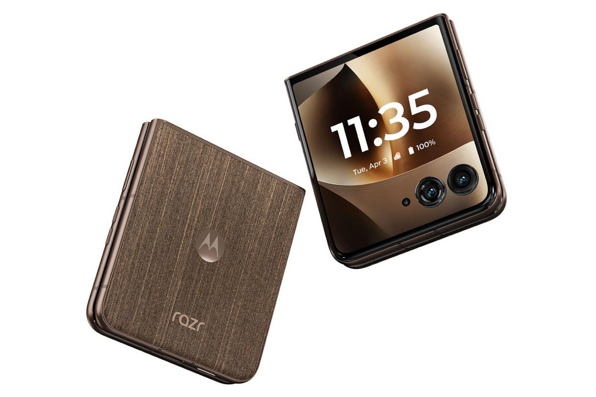 Motorola Razr Ultra (2026) in Pantone Cocoa color