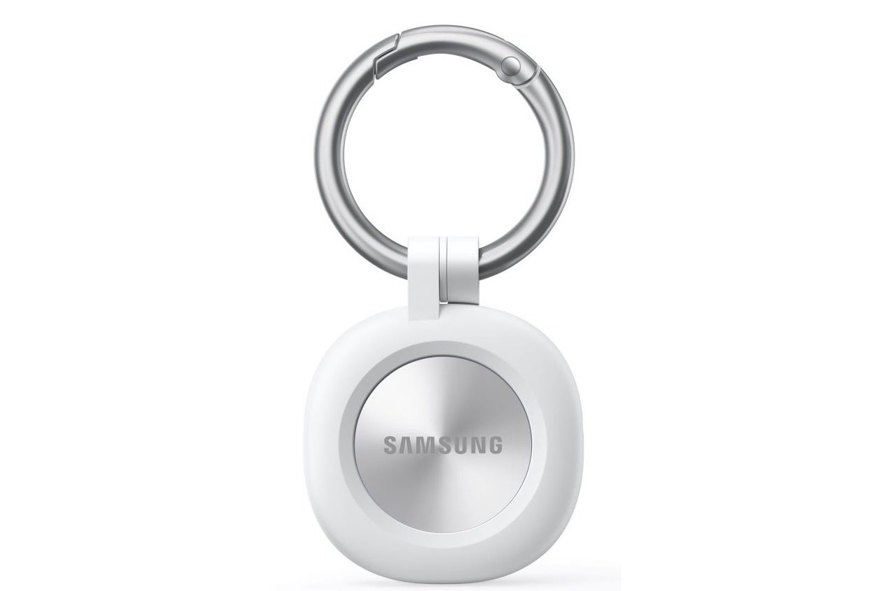 White Galaxy SmartTag 3 with keyring case