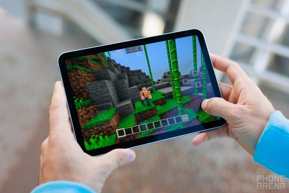 Apple iPad mini (2024) screen