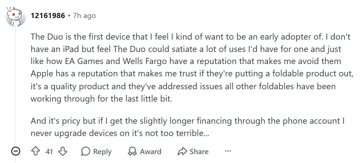 Comment about the iPhone Duo on Reddit.