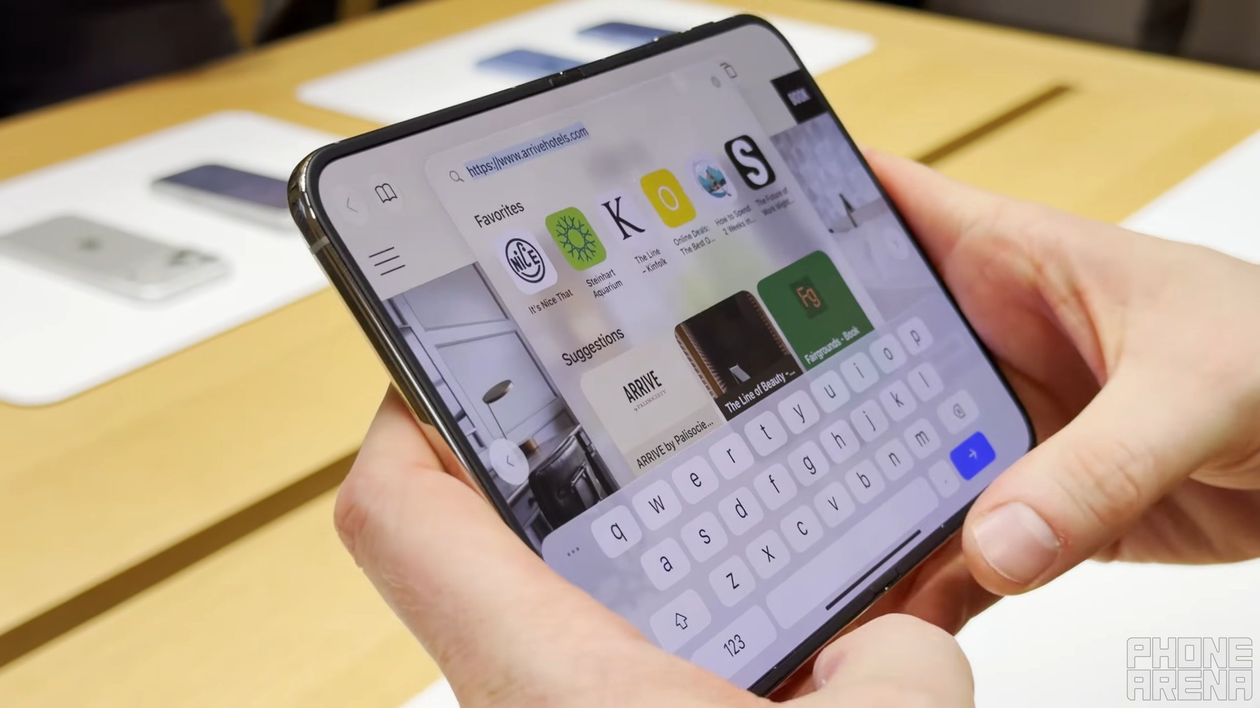 Using iPhone Duo unfolded in landscape mode