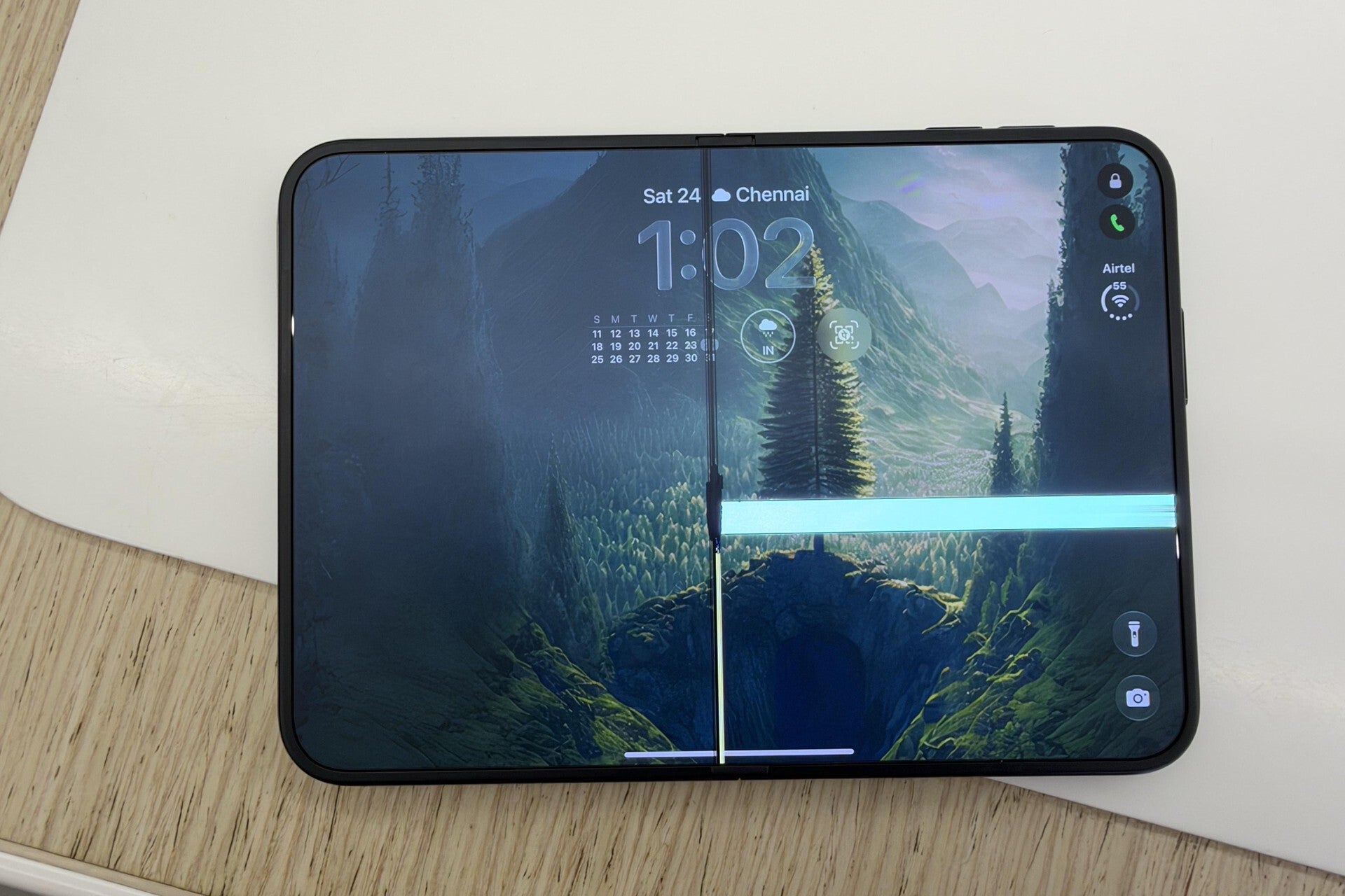 iPhone Duo inner screen cracked along the hinge crease