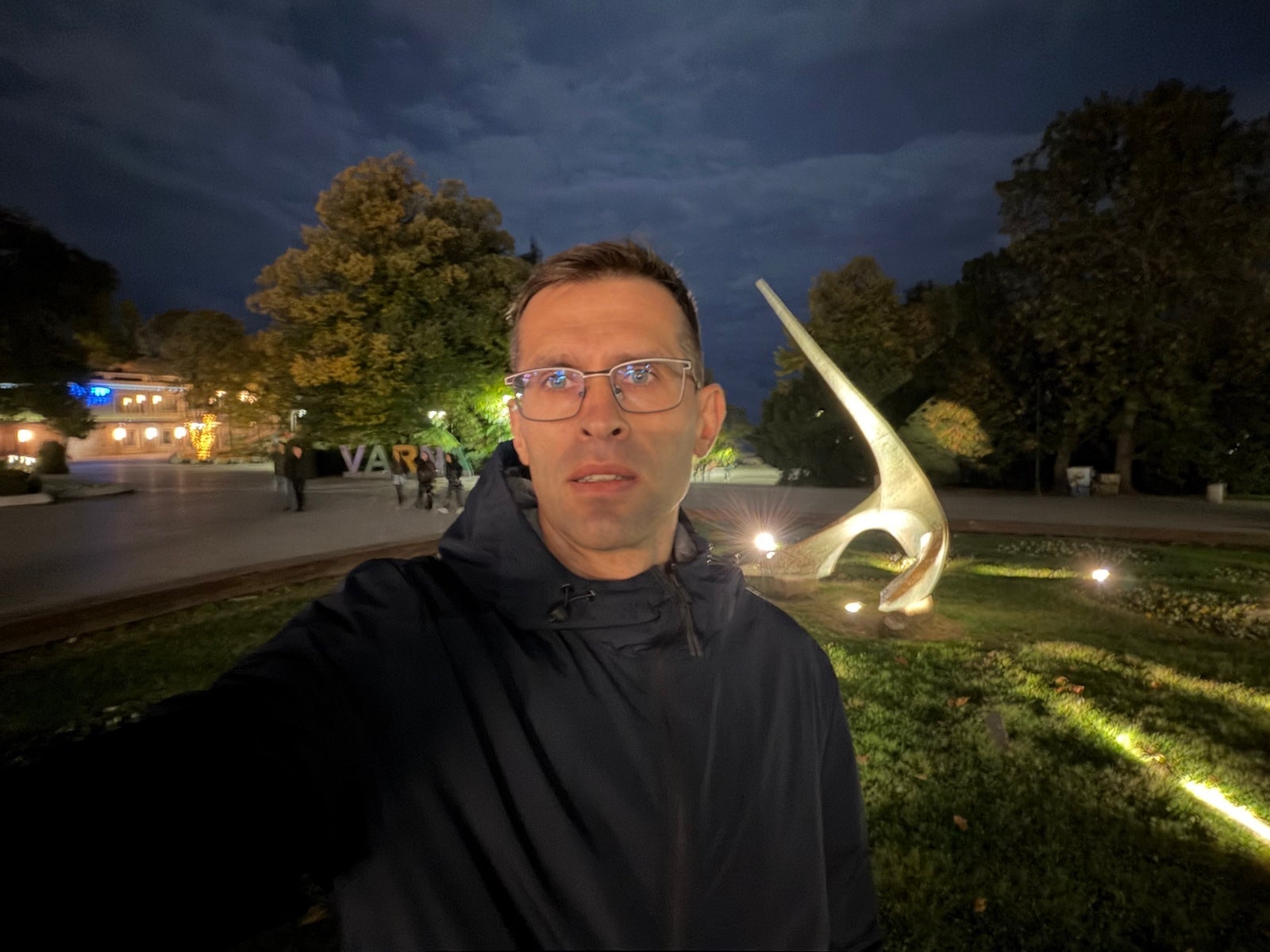 iPhone - | - Oppo Find X10 Pro Max vs iPhone 18 Pro Max: Sample Photos Comparison