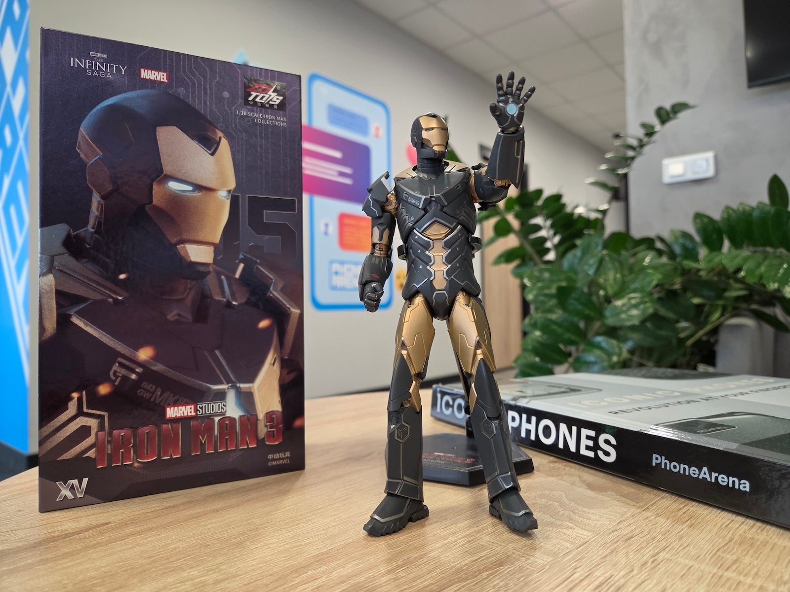 Fold 8 - | - iPhone Duo vs Samsung Galaxy Fold 8: Sample Photos Comparison