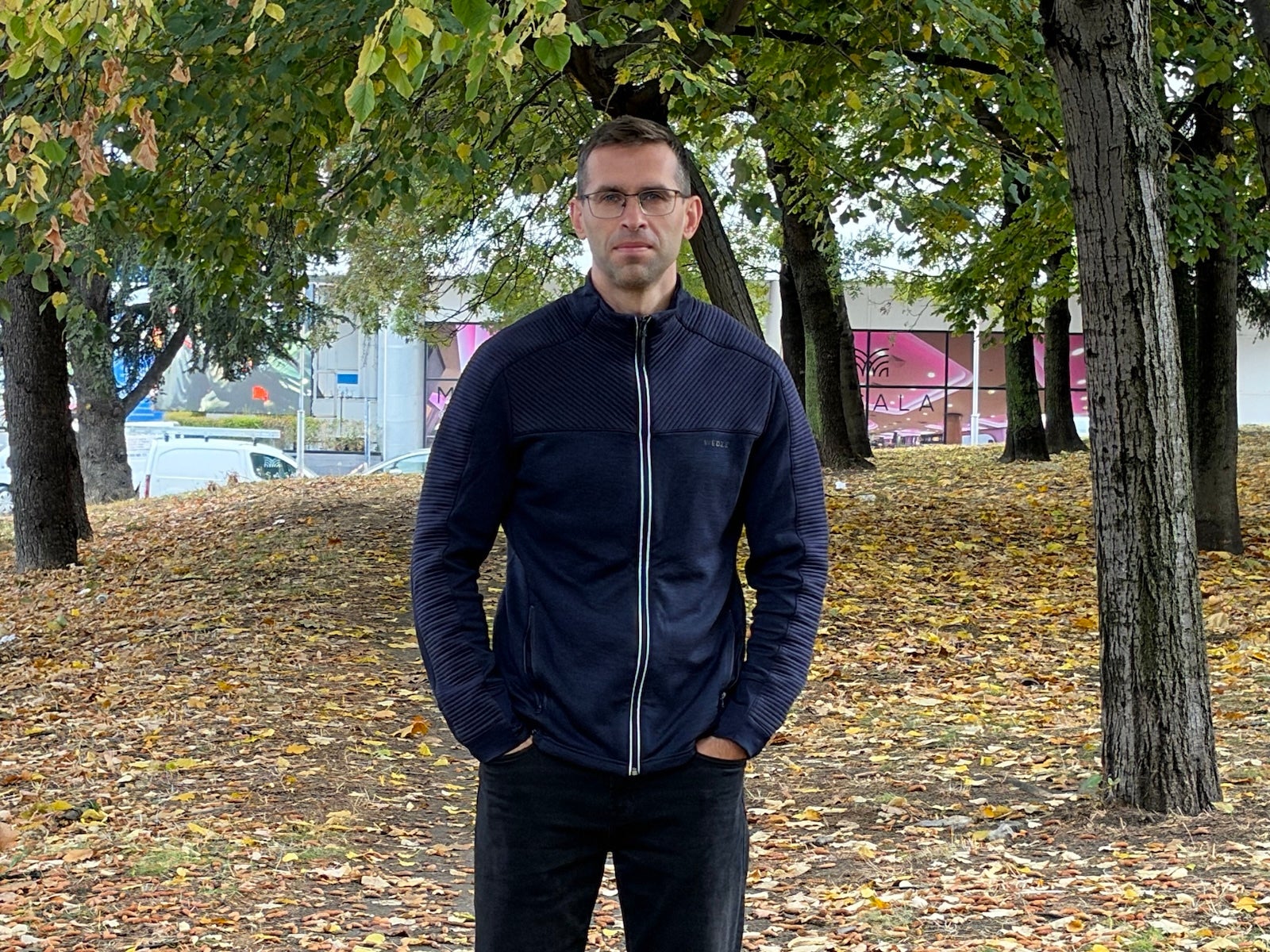 iPhone Duo - | - iPhone Duo vs Samsung Galaxy Fold 8: Sample Photos Comparison