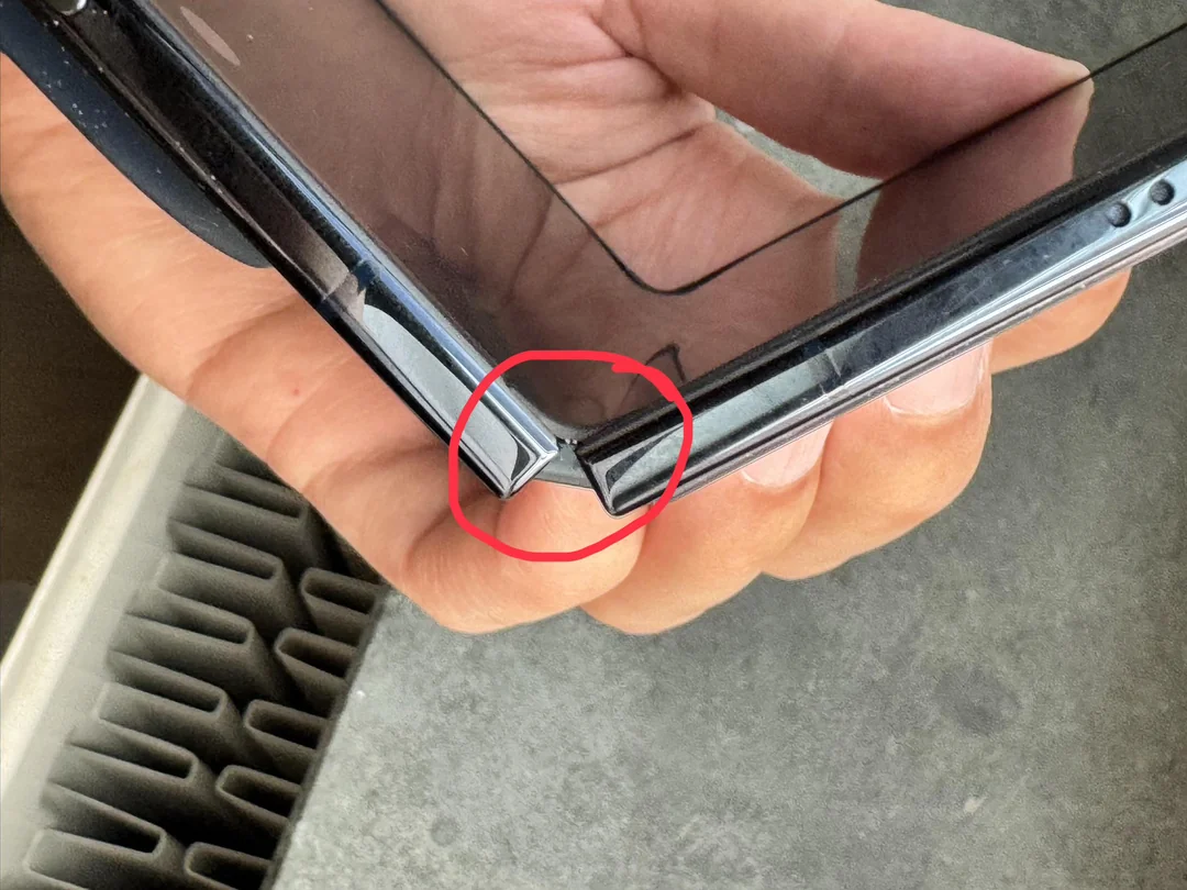 Broken iPhone Duo