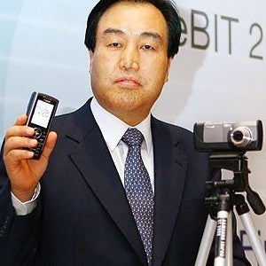 Samsung unveils a 10 mega pixels cameraphone - SCH-B600 