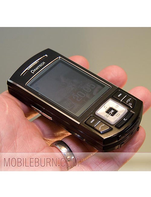 Pantech unveils G-3900 slider phone 