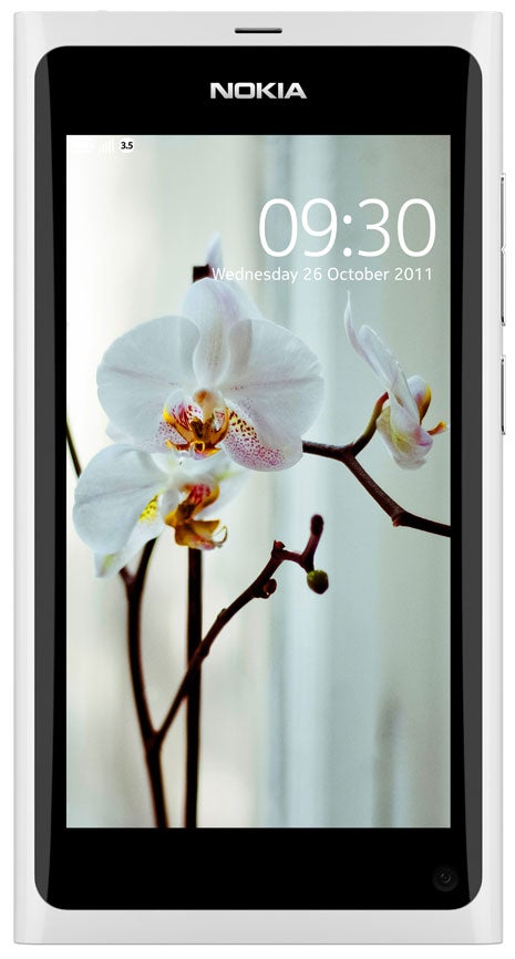 Nokia N9 arrives in white, MeeGo software update coming along the way