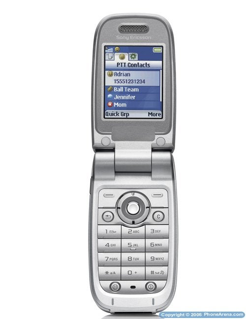 Sony Ericsson introduces Z525 clamshell 