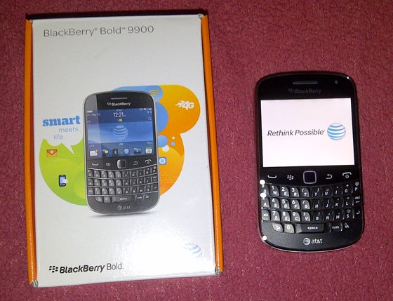 The BlackBerry Bold 9900 will launch on AT&amp;T in 3 days - Picture of retail box and AT&T BlackBerry Bold 9900, days from November 6th launch