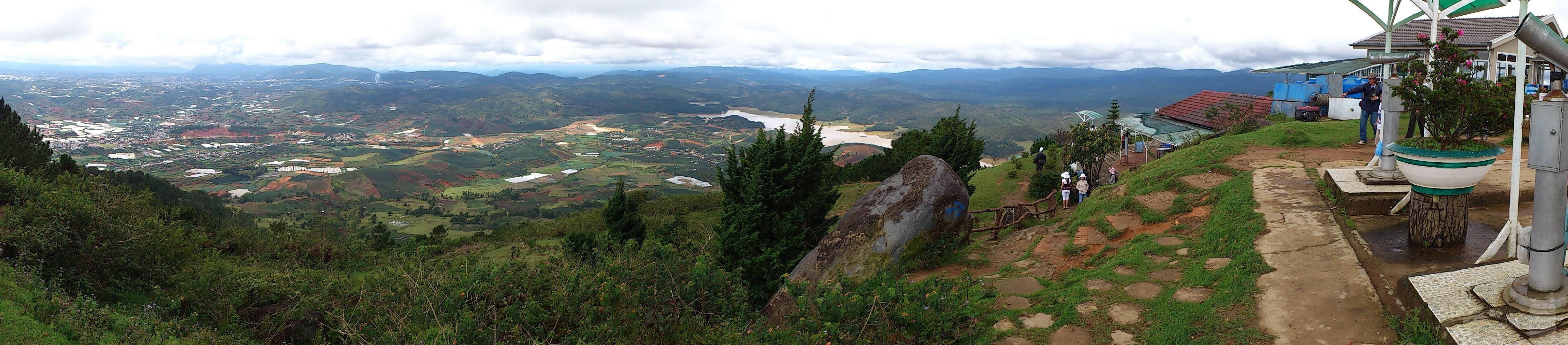 15. maxmedia - Sony Ericsson Xperia neoMountain peaks Langbiang, Dalat City, Vietnam - Cool images, taken with your cell phone #22