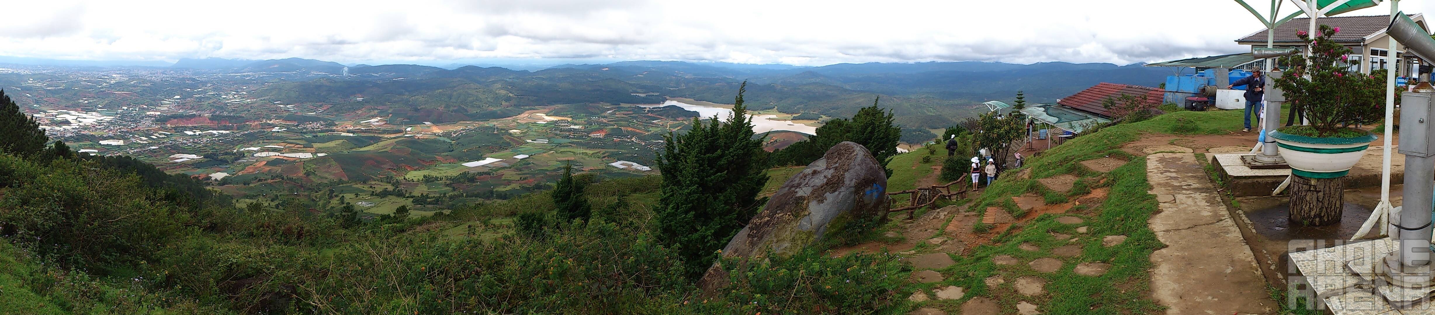 15. maxmedia - Sony Ericsson Xperia neoMountain peaks Langbiang, Dalat City, Vietnam - Cool images, taken with your cell phone #22
