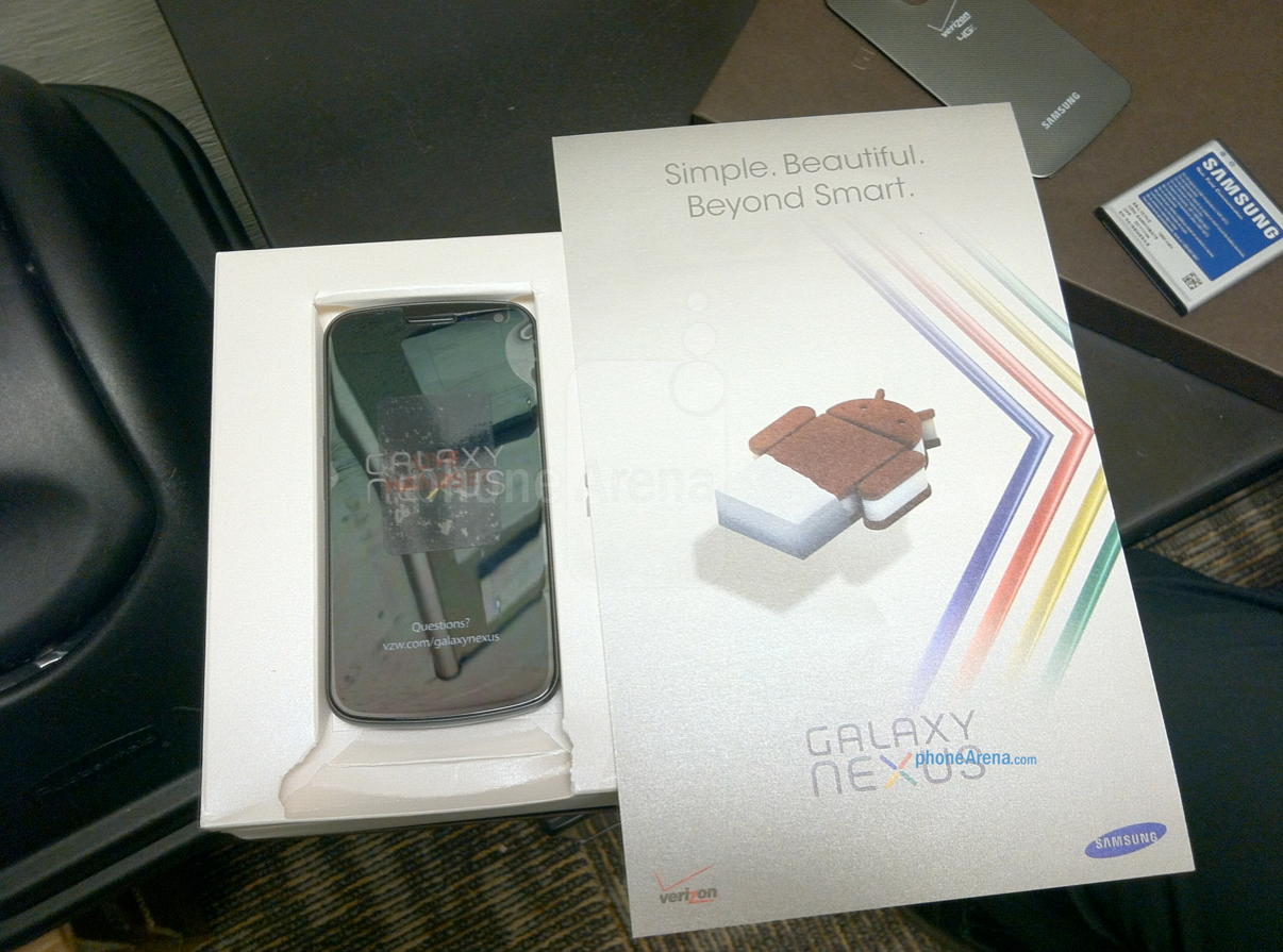 Verizon stores are receiving the Samsung GALAXY Nexus launch kit - Samsung GALAXY Nexus launch kits hit Verizon