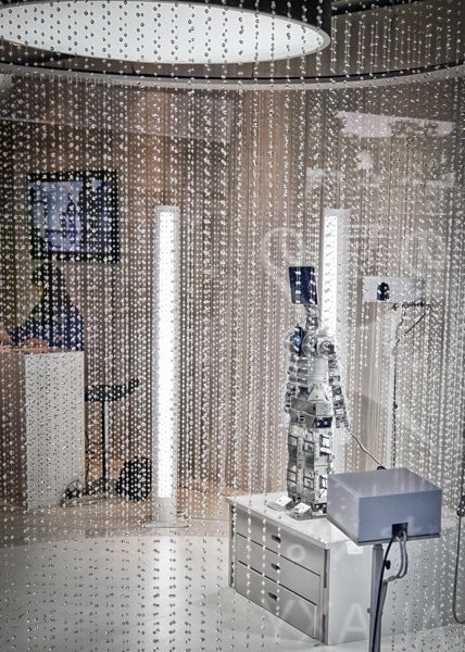 Samsung Galaxy gadgets power a robot that gives... hugs