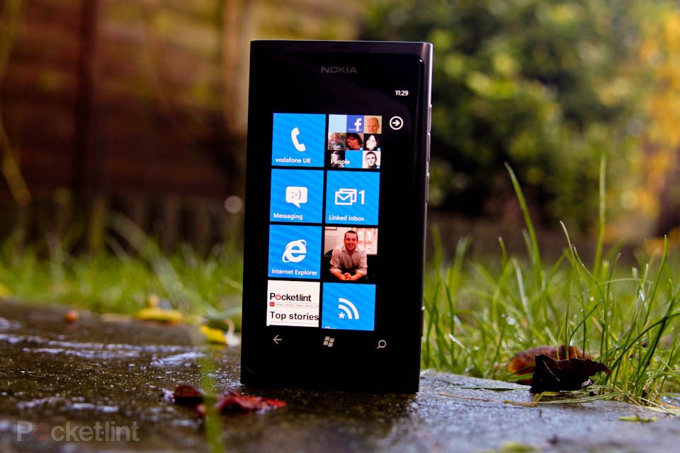 The Nokia Lumia 800 - Battery Fix for Nokia Lumia 800; is that a Nokia mini-tablet running Windows Phone?