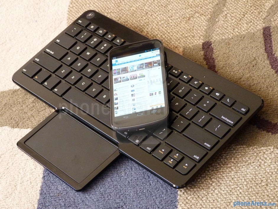Motorola Wireless Keyboard with Trackpad handson PhoneArena