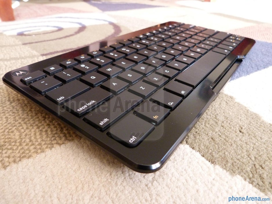 Motorola Wireless Keyboard with Trackpad handson PhoneArena