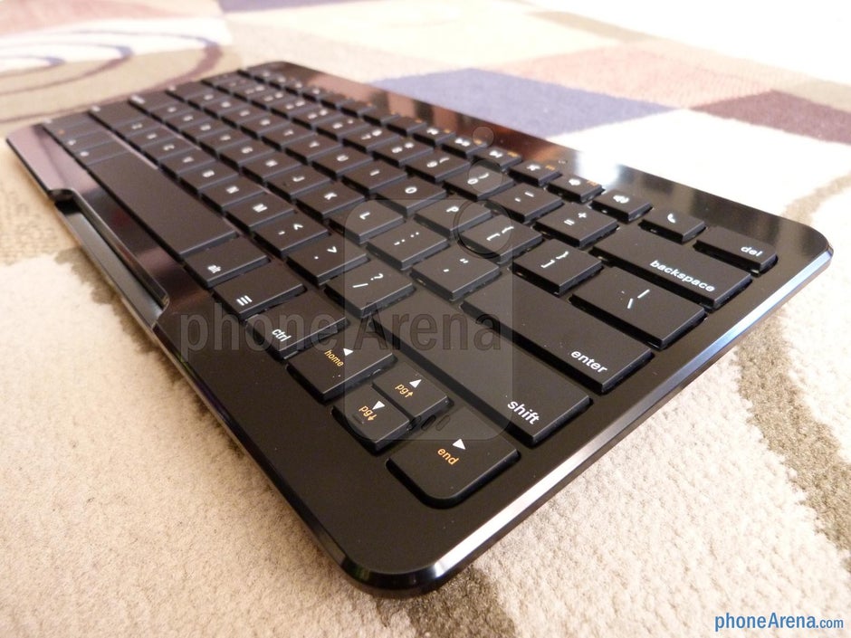 Motorola Wireless Keyboard with Trackpad handson PhoneArena