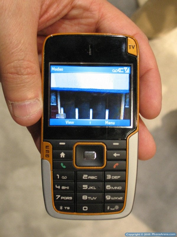 Modeo unveils its DVB-H equipped smartphone