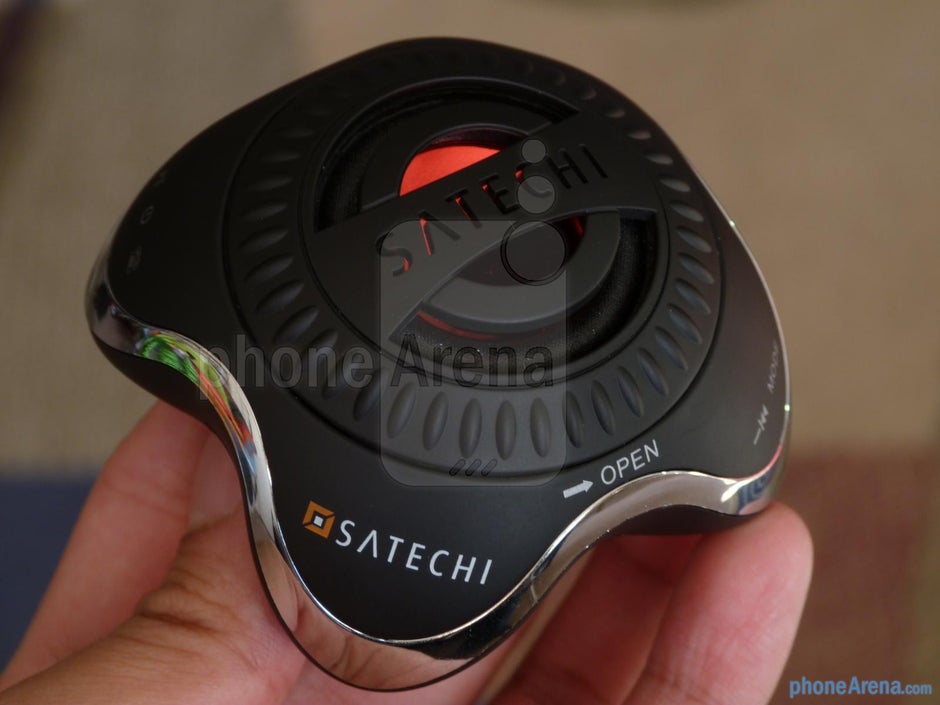 Satechi Bluetooth Portable Speaker hands-on